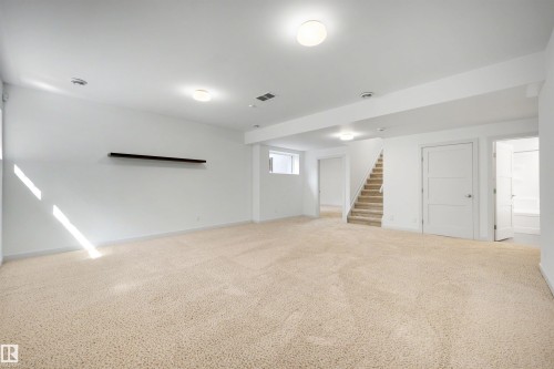 9342 83 Avenue Nw, Edmonton, AB - Indoor Photo Showing Other Room