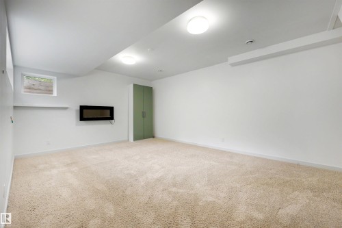 9342 83 Avenue Nw, Edmonton, AB - Indoor Photo Showing Other Room