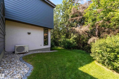 9342 83 Avenue Nw, Edmonton, AB - Outdoor