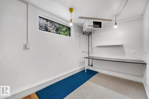 9342 83 Avenue Nw, Edmonton, AB - Indoor Photo Showing Other Room