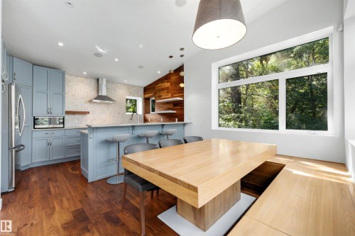9342 83 Avenue Nw, Edmonton, AB - Indoor