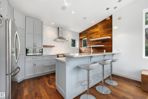 9342 83 Avenue Nw, Edmonton, AB - Indoor Photo Showing Kitchen With Upgraded Kitchen