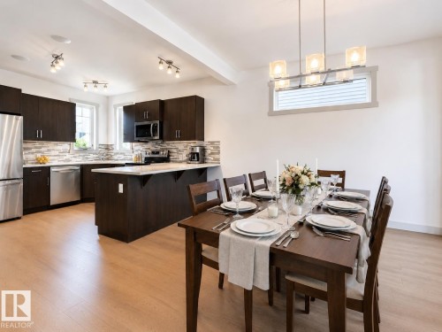 16464 15 Avenue Sw, Edmonton, AB - Indoor