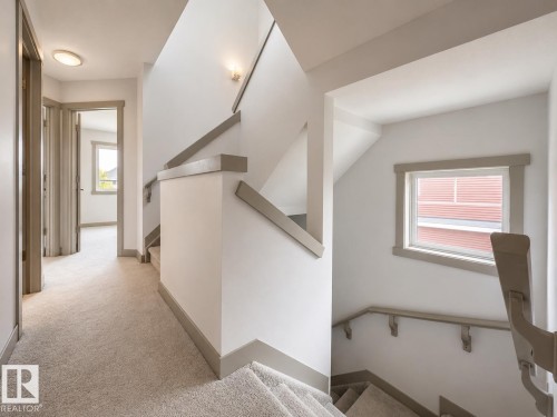 16464 15 Avenue Sw, Edmonton, AB - Indoor Photo Showing Other Room