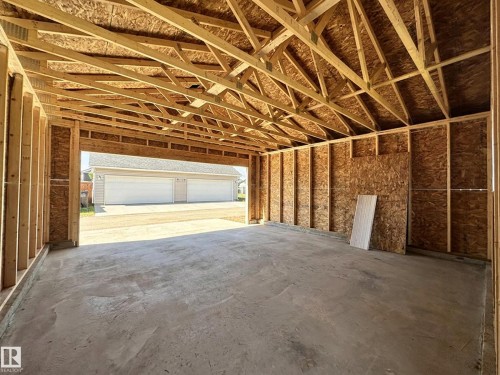 16464 15 Avenue Sw, Edmonton, AB - Indoor Photo Showing Other Room
