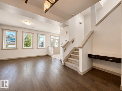 16464 15 Avenue Sw, Edmonton, AB - Indoor Photo Showing Other Room