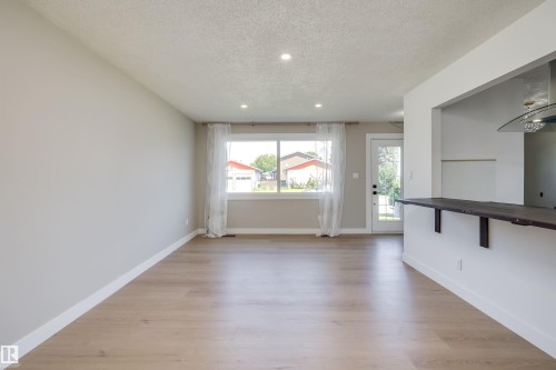 4204 42 Avenue, Stony Plain, AB - Indoor Photo Showing Other Room
