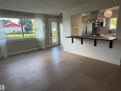 4204 42 Avenue, Stony Plain, AB - Indoor Photo Showing Kitchen