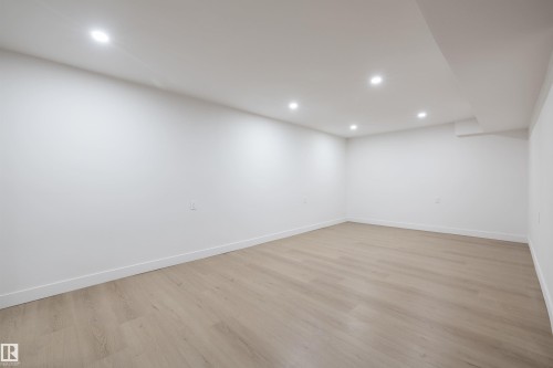 4204 42 Avenue, Stony Plain, AB - Indoor Photo Showing Other Room