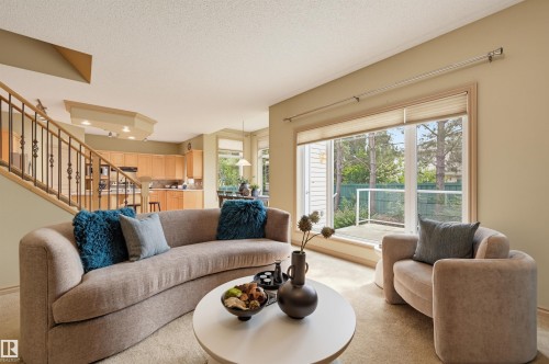 708 Haliburton Crescent Nw, Edmonton, AB - Indoor Photo Showing Living Room