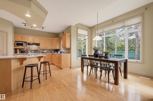 708 Haliburton Crescent Nw, Edmonton, AB - Indoor