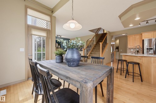 708 Haliburton Crescent Nw, Edmonton, AB - Indoor Photo Showing Dining Room