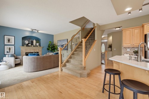 708 Haliburton Crescent Nw, Edmonton, AB - Indoor