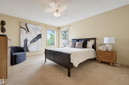 708 Haliburton Crescent Nw, Edmonton, AB - Indoor Photo Showing Bedroom