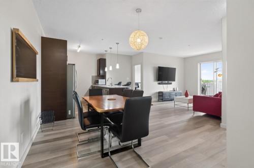 #307 1144 Adamson Dr Sw Sw, Edmonton, AB - Indoor Photo Showing Dining Room