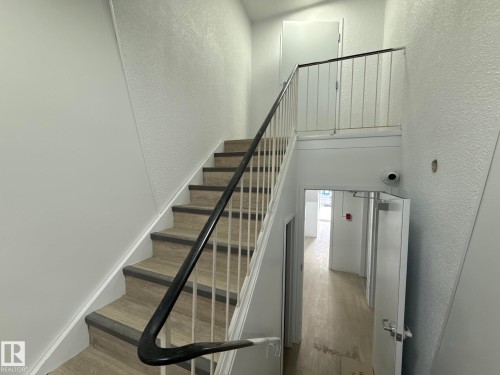 8732 101 Avenue Nw, Edmonton, AB - Indoor Photo Showing Other Room