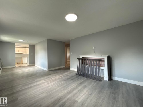 8732 101 Avenue Nw, Edmonton, AB - Indoor