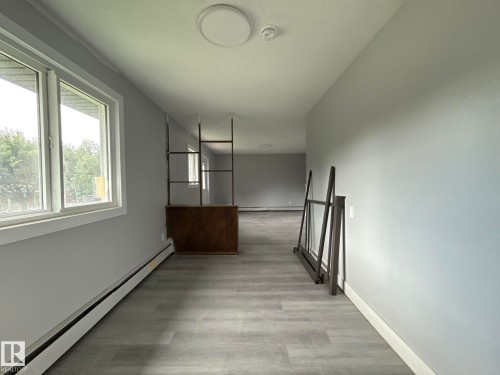 8732 101 Avenue Nw, Edmonton, AB - Indoor Photo Showing Other Room