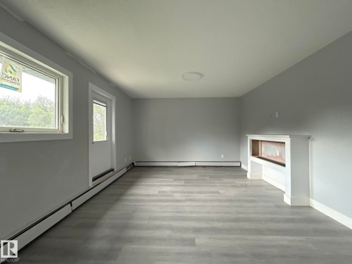8732 101 Avenue Nw, Edmonton, AB - Indoor Photo Showing Other Room