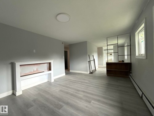 8732 101 Avenue Nw, Edmonton, AB - Indoor