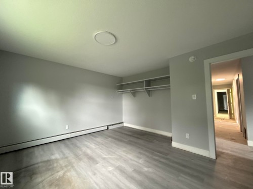 8732 101 Avenue Nw, Edmonton, AB - Indoor Photo Showing Other Room