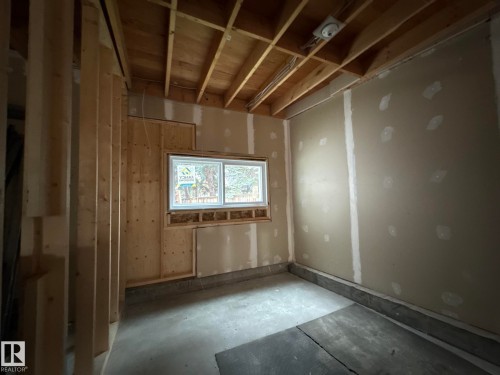 8732 101 Avenue Nw, Edmonton, AB - Indoor