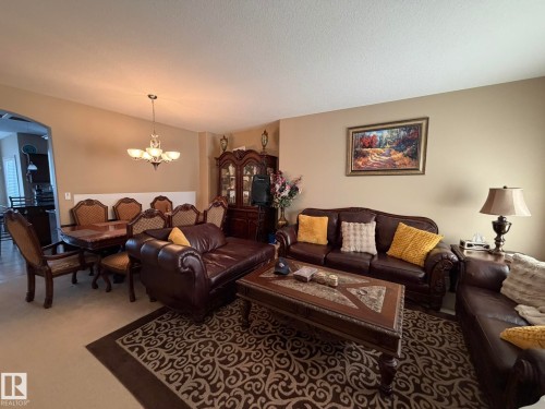 551 Stewart Crescent Sw, Edmonton, AB - Indoor Photo Showing Living Room