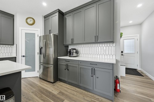 3 Penn Place, Spruce Grove, AB - Indoor Photo Showing Kitchen