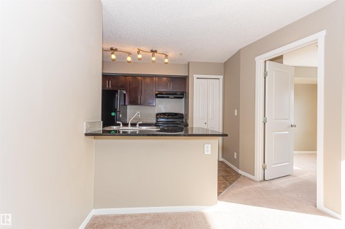 5816 Mullen Place Nw, Edmonton, AB - Indoor Photo Showing Kitchen