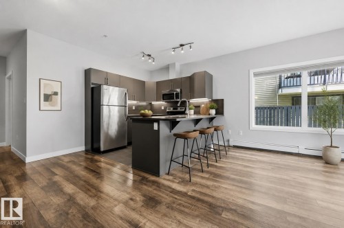 #105 10611 117 St Nw, Edmonton, AB - Indoor Photo Showing Kitchen