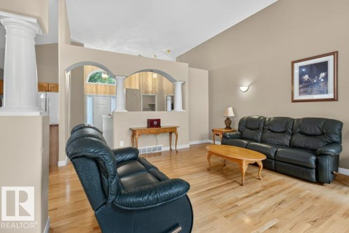 925 Burrows Crescent Nw, Edmonton, AB - Indoor Photo Showing Living Room