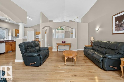 925 Burrows Crescent Nw, Edmonton, AB - Indoor Photo Showing Living Room