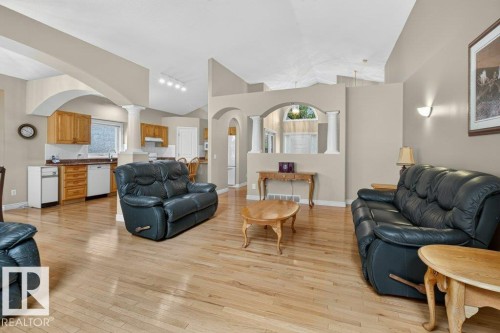 925 Burrows Crescent Nw, Edmonton, AB - Indoor Photo Showing Living Room