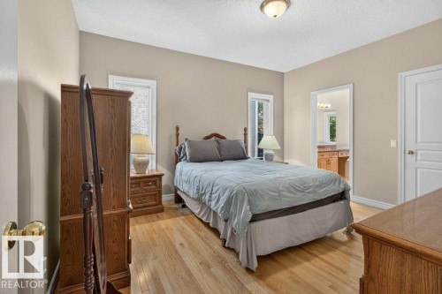 925 Burrows Crescent Nw, Edmonton, AB - Indoor Photo Showing Bedroom