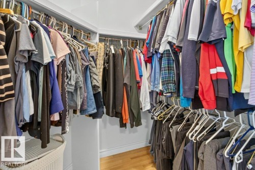 925 Burrows Crescent Nw, Edmonton, AB - Indoor With Storage