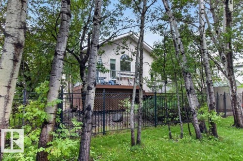 925 Burrows Crescent Nw, Edmonton, AB - Outdoor