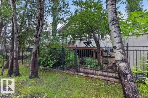925 Burrows Crescent Nw, Edmonton, AB - Outdoor