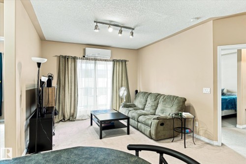 #403 10046 110 St Nw, Edmonton, AB - Indoor Photo Showing Other Room