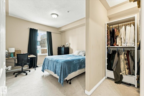 #403 10046 110 St Nw, Edmonton, AB - Indoor Photo Showing Bedroom