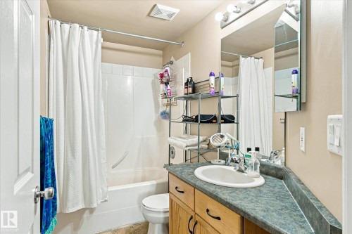 #403 10046 110 St Nw, Edmonton, AB - Indoor Photo Showing Bathroom