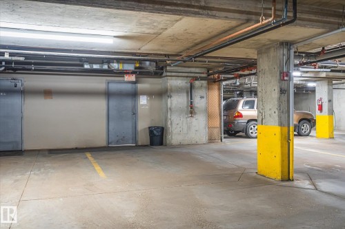 #403 10046 110 St Nw, Edmonton, AB - Indoor Photo Showing Garage