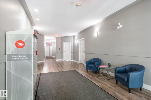 #403 10046 110 St Nw, Edmonton, AB - Indoor Photo Showing Other Room