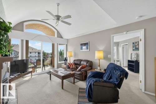 #411 8922 156 St Nw, Edmonton, AB - Indoor Photo Showing Living Room