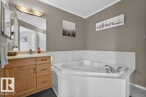 #411 8922 156 St Nw, Edmonton, AB - Indoor Photo Showing Bathroom