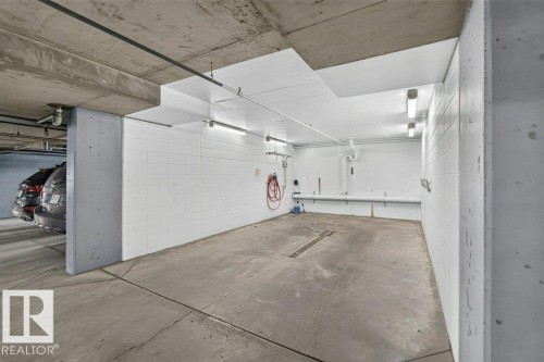 #411 8922 156 St Nw, Edmonton, AB - Indoor Photo Showing Garage