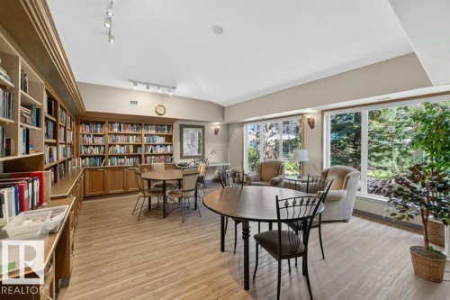 #411 8922 156 St Nw, Edmonton, AB - Indoor Photo Showing Dining Room