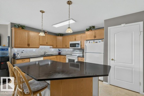 #411 8922 156 St Nw, Edmonton, AB - Indoor Photo Showing Kitchen