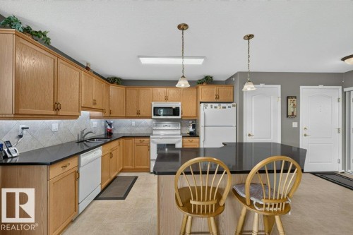 #411 8922 156 St Nw, Edmonton, AB - Indoor Photo Showing Kitchen