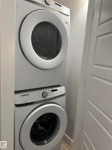 5316 Godson Point(E) Nw, Edmonton, AB - Indoor Photo Showing Laundry Room