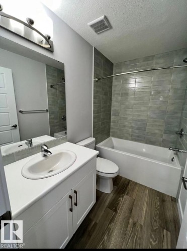 5316 Godson Point(E) Nw, Edmonton, AB - Indoor Photo Showing Bathroom